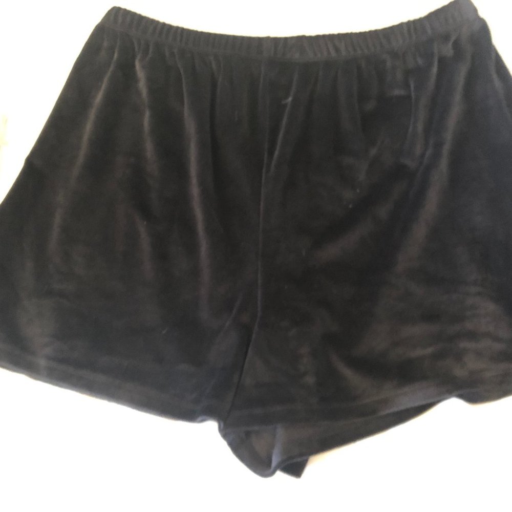 WOMEN'S VELVET SHORTS